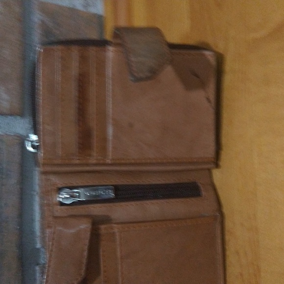 brown leather Ashlin wallet - Picture 7 of 10
